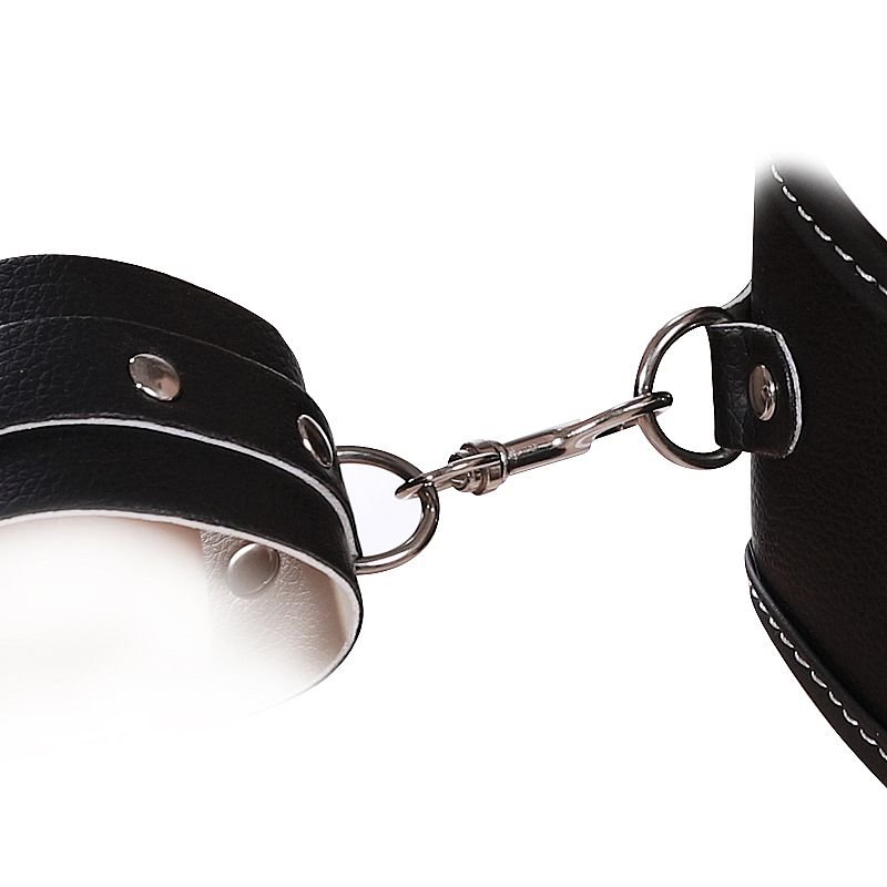 Foto do produto Coleira com Algemas Interligadas em Couro Sintético